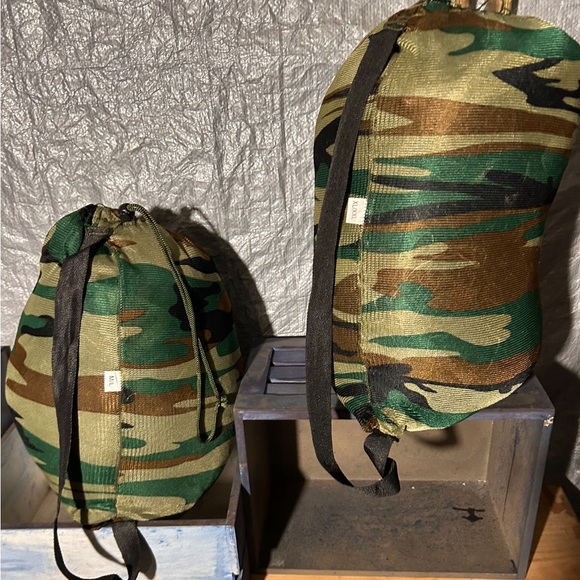 2 ghillie suits, 1-L and 1-XL. Each bag has pants,coat,headgear and xtra cloth. - Picture 2 of 5